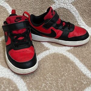 Nike Court Borough Low Sneaks